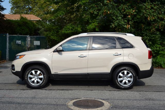 Kia Sorento 2011 photo 1