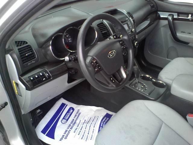 Kia Sorento 2012 photo 4