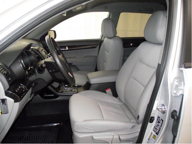 Kia Sorento 2012 photo 4