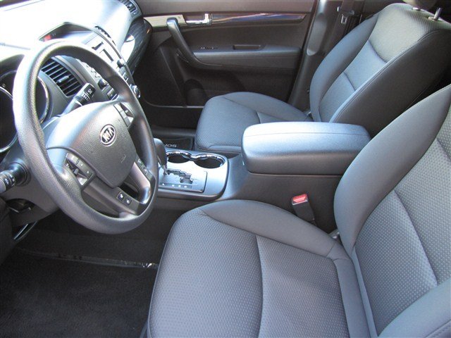 Kia Sorento 2012 photo 4