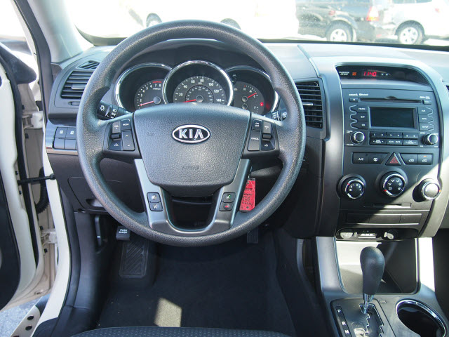Kia Sorento 2012 photo 4