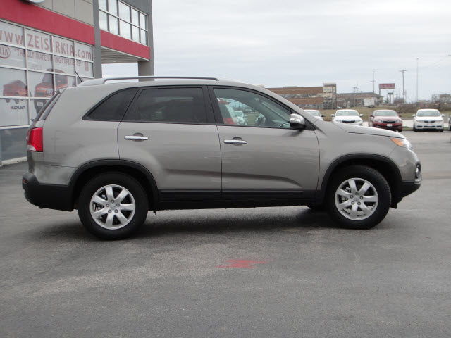Kia Sorento 2012 photo 4