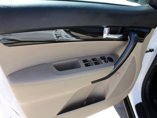 Kia Sorento 2012 photo 4