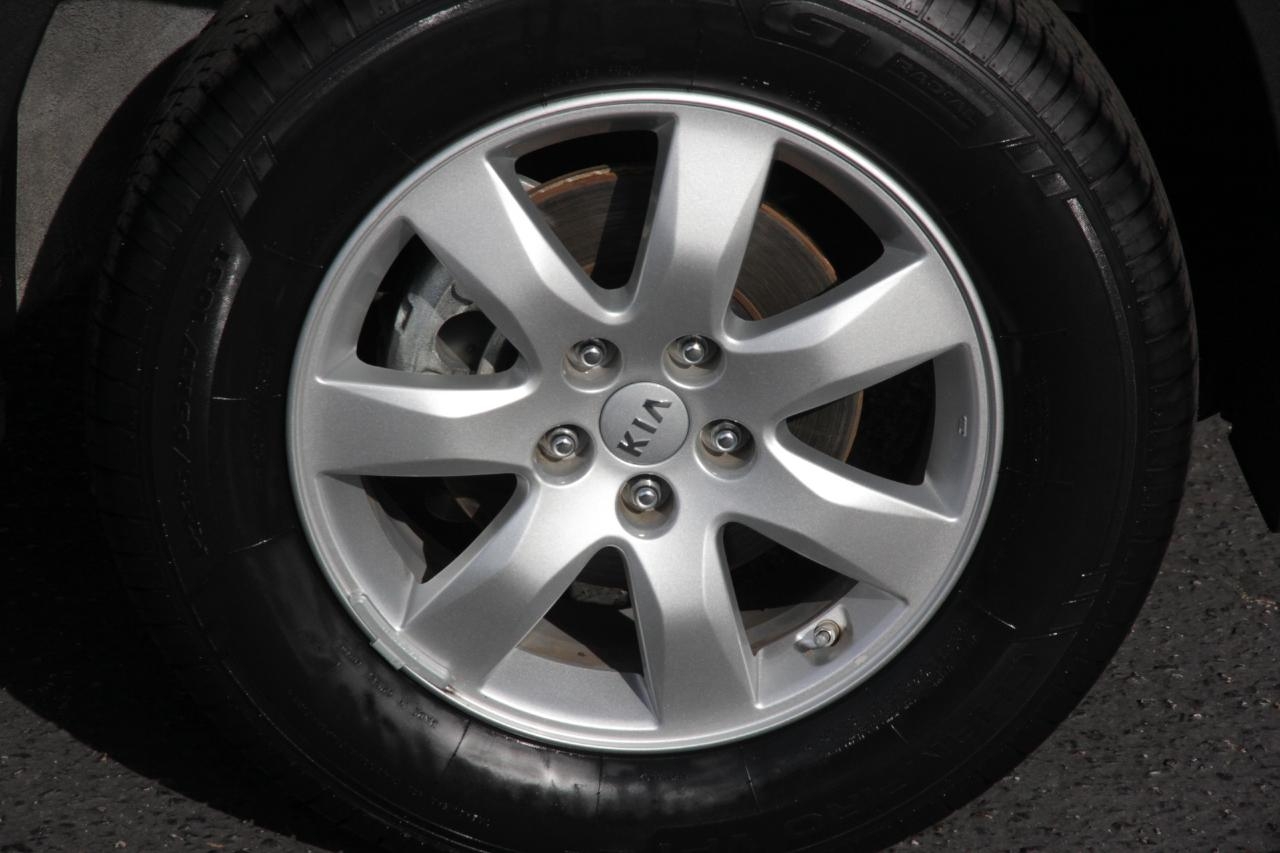 Kia Sorento 2012 photo 2