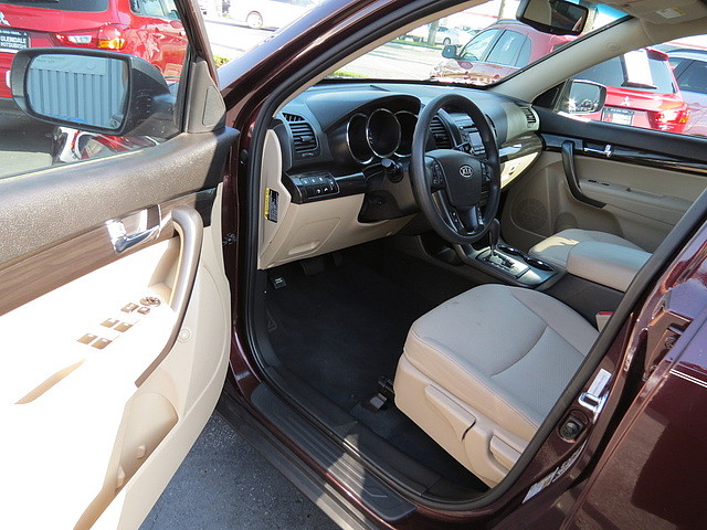 Kia Sorento 2012 photo 4