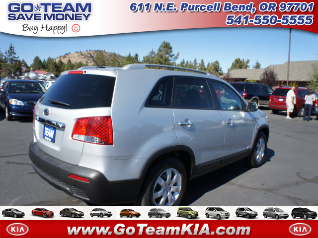 Kia Sorento 2012 photo 2
