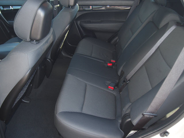 Kia Sorento 2012 photo 3