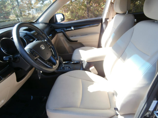 Kia Sorento 2012 photo 4