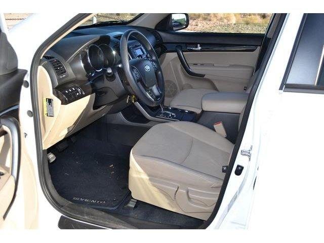 Kia Sorento 2012 photo 2