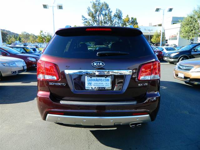 Kia Sorento 2012 photo 4