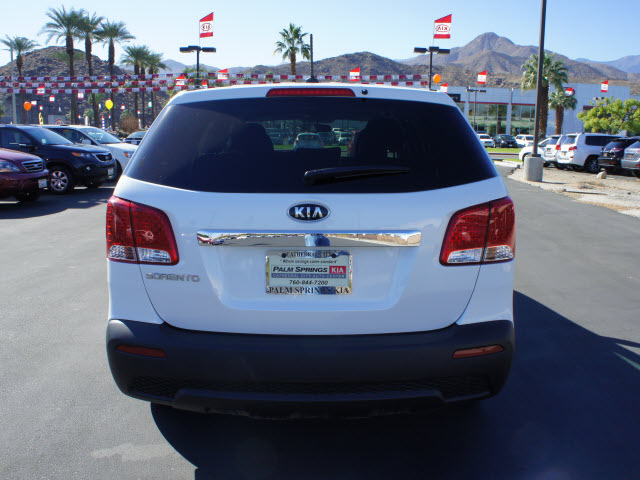 Kia Sorento 2012 photo 4