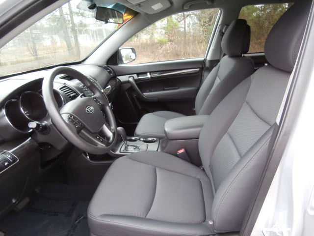 Kia Sorento 2012 photo 4