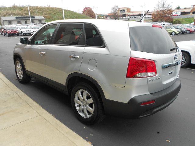Kia Sorento 2012 photo 4