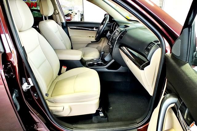 Kia Sorento 2012 photo 4