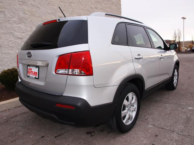 Kia Sorento 2012 photo 2