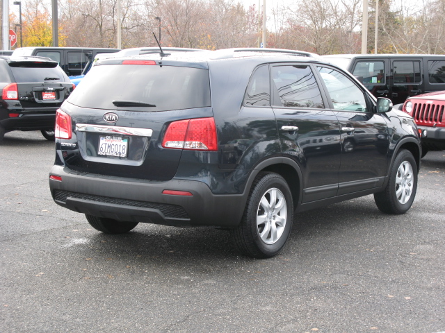 Kia Sorento 2012 photo 4