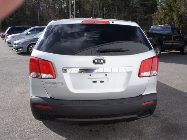 Kia Sorento 2012 photo 4