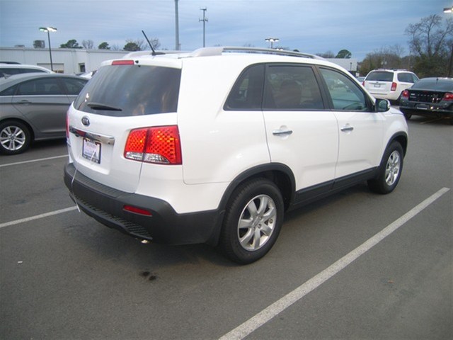 Kia Sorento 2012 photo 4