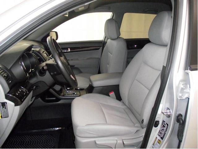 Kia Sorento 2012 photo 4