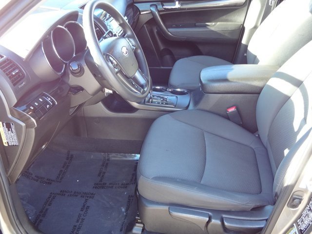 Kia Sorento 2012 photo 2