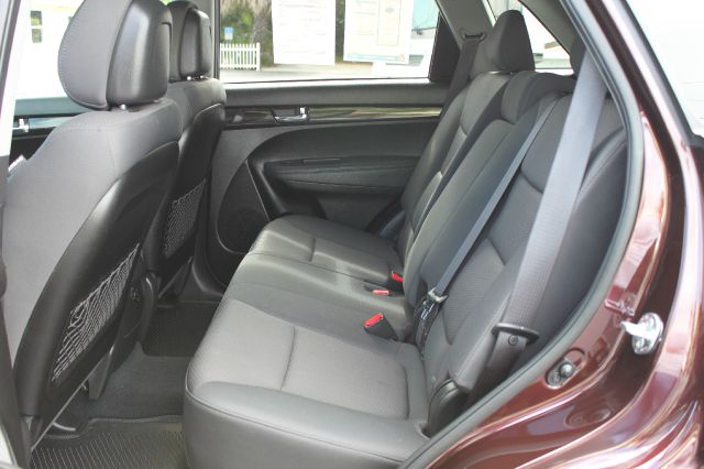 Kia Sorento 2012 photo 17