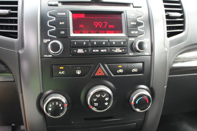 Kia Sorento 2012 photo 2