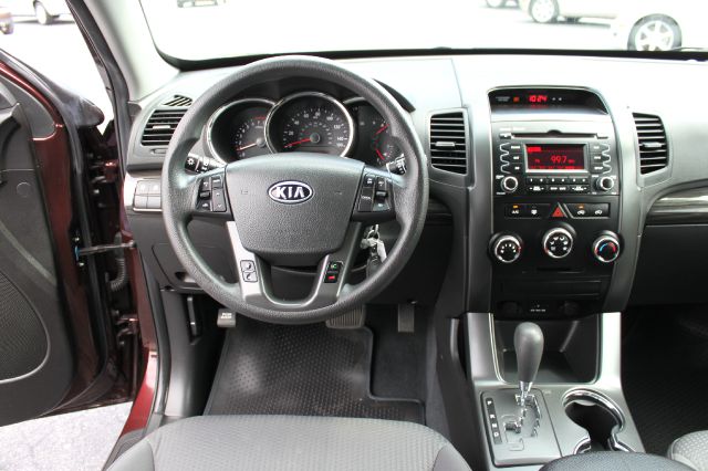 Kia Sorento 2012 photo 8