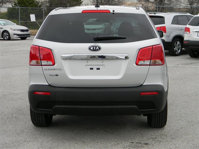 Kia Sorento 2012 photo 4
