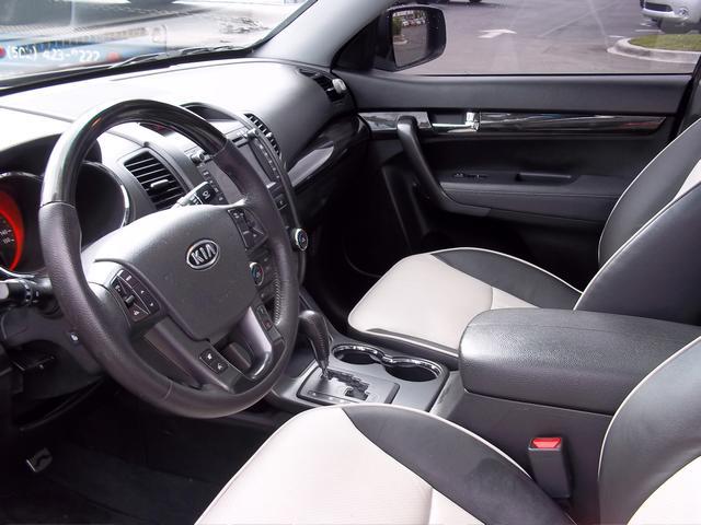 Kia Sorento 2012 photo 20