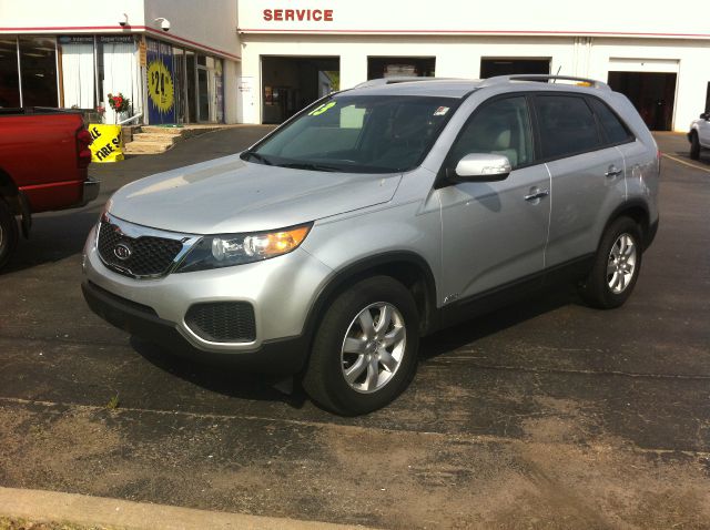 Kia Sorento E350 15 Passanger Van XLT SUV