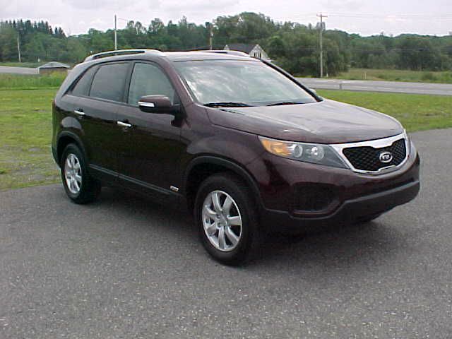 Kia Sorento E350 15 Passanger Van XLT SUV