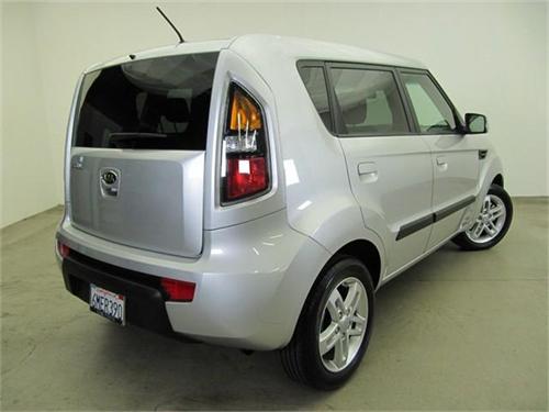 Kia Soul 2010 photo 2