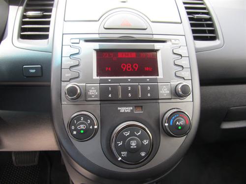Kia Soul 2010 photo 2