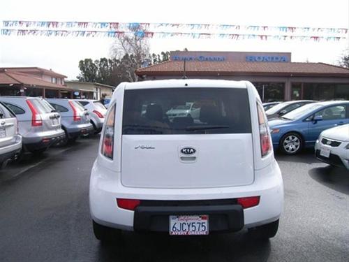 Kia Soul 2010 photo 1