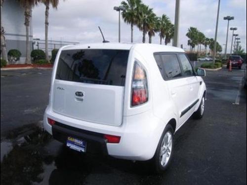 Kia Soul 2010 photo 2