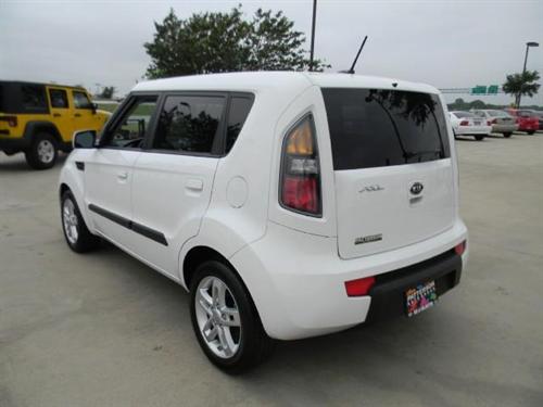 Kia Soul 2010 photo 1