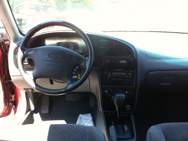 Kia Spectra 2002 photo 2