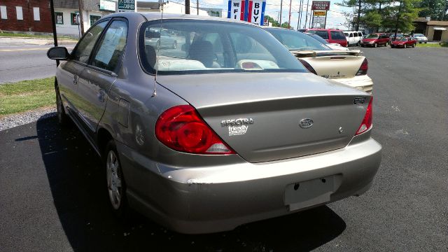 Kia Spectra 2002 photo 2