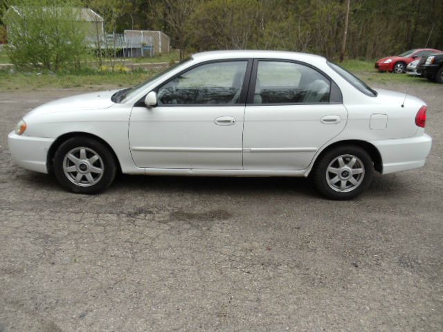 Kia Spectra 2003 photo 1