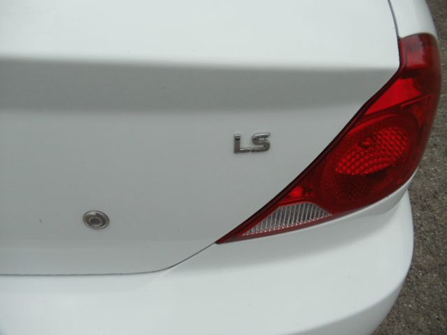 Kia Spectra 2003 photo 2