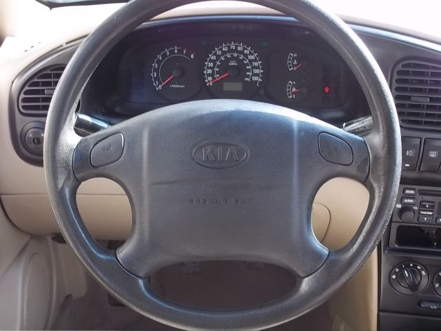 Kia Spectra 2003 photo 2