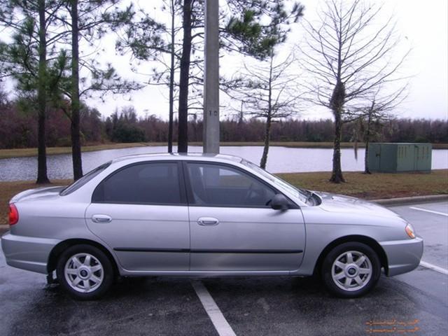 Kia Spectra 2003 photo 1