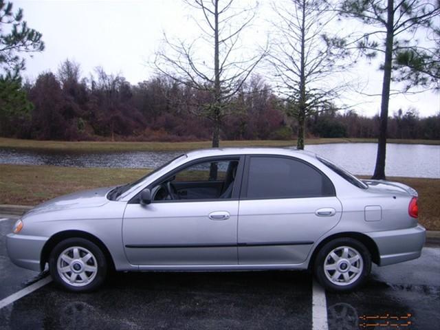 Kia Spectra 2003 photo 5