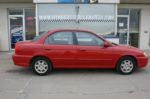 Kia Spectra Base Sedan