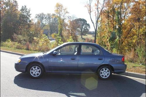 Kia Spectra 2003 photo 2