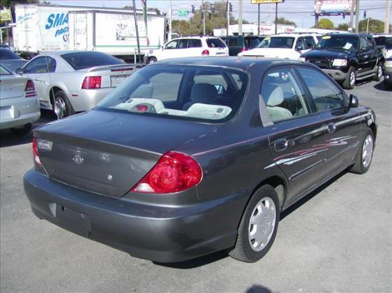 Kia Spectra 2003 photo 2