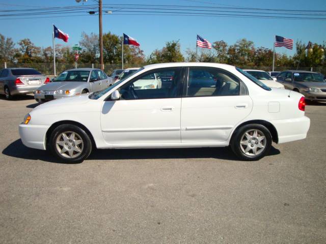 Kia Spectra 2003 photo 2