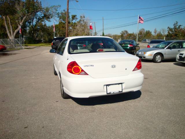 Kia Spectra 2003 photo 4