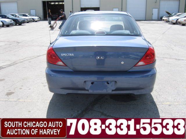 Kia Spectra 2003 photo 2
