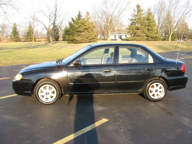 Kia Spectra 2003 photo 2
